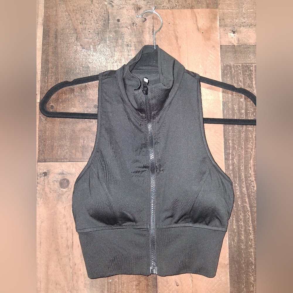 NWT GXQIL Sportwear Sports Padded Crop Top Size Small Black - Picture 2 of 4